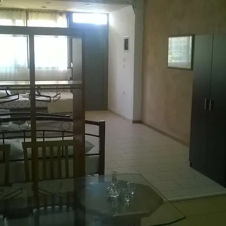Mini Studio
